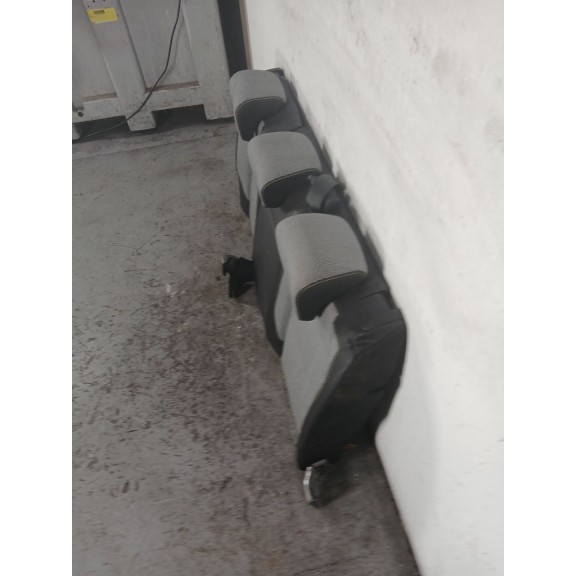 Recambio de asientos traseros para renault megane e-tech suv ev40 referencia OEM IAM   
