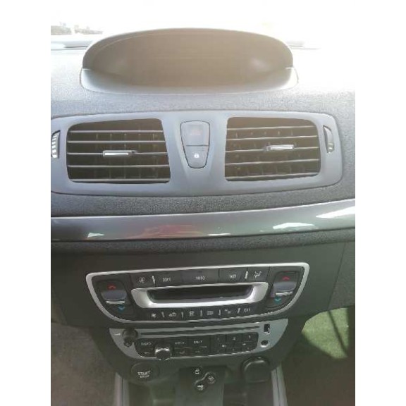 renault megane iii berlina 5 p del año 2015