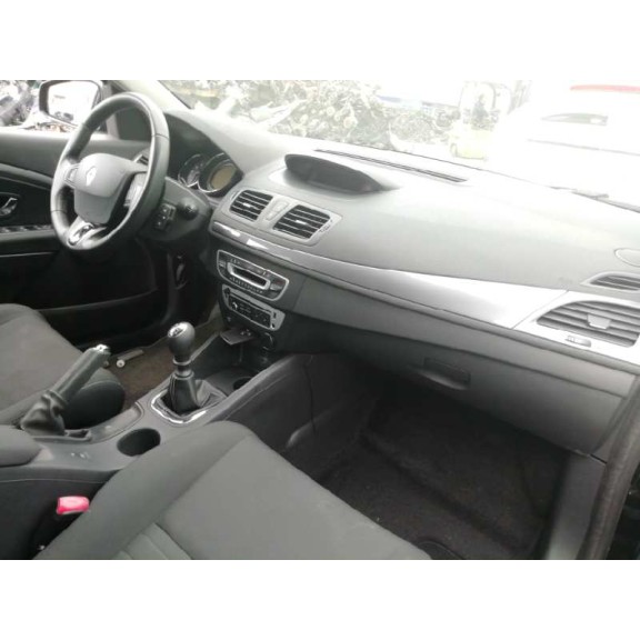 renault megane iii berlina 5 p del año 2015