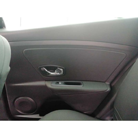 renault megane iii berlina 5 p del año 2015