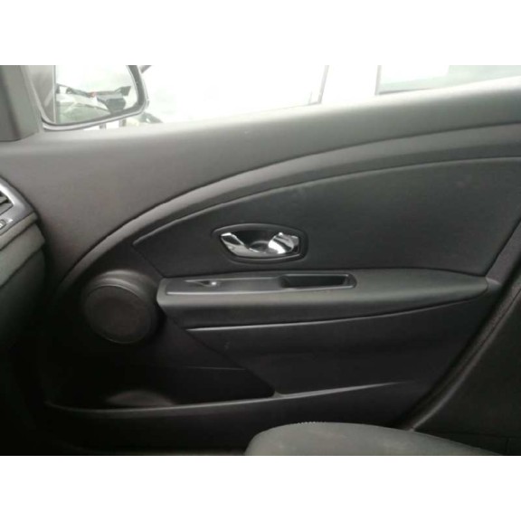 renault megane iii berlina 5 p del año 2015