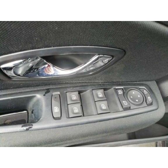 renault megane iii berlina 5 p del año 2015