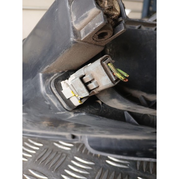 Recambio de faro izquierdo para peugeot 206 berlina x-line refri referencia OEM IAM 5501121L SEGUNDA SERIE 