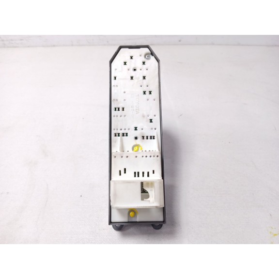 Recambio de mando elevalunas delantero izquierdo para toyota yaris hybrid active referencia OEM IAM   