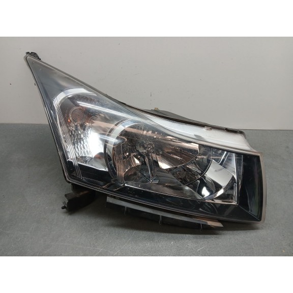 Recambio de faro derecho para chevrolet cruze (j300) 2.0 cdi referencia OEM IAM rhd12413  