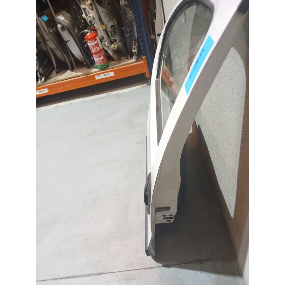 Recambio de puerta delantera izquierda para fiat fiorino básico familiar referencia OEM IAM   