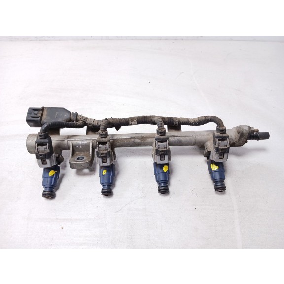 Recambio de rampa inyectora para kia picanto 1.1 cat referencia OEM IAM 3531002900  inyector azul