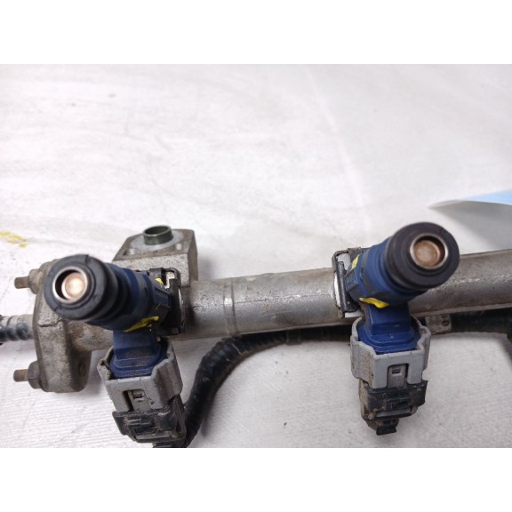 Recambio de rampa inyectora para kia picanto 1.1 cat referencia OEM IAM 3531002900  inyector azul