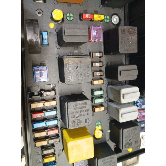 Recambio de caja reles / fusibles para opel zafira b 1.9 cdti referencia OEM IAM 5DK00946430  