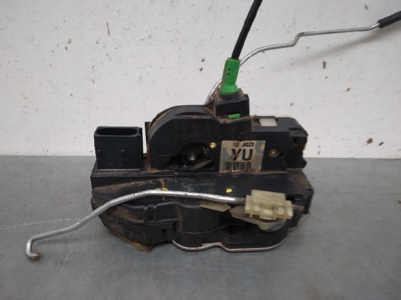 Recambio de cerradura puerta trasera derecha para opel astra j lim. cosmo referencia OEM IAM 13578025  