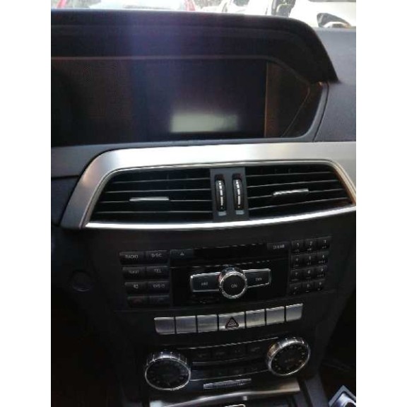 mercedes-benz clase c (w204) berlina del año 2011