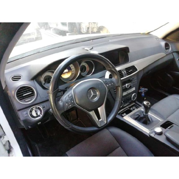 mercedes-benz clase c (w204) berlina del año 2011