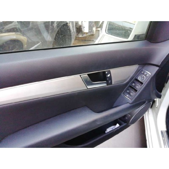 mercedes-benz clase c (w204) berlina del año 2011