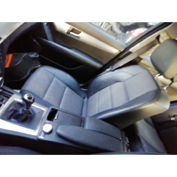 mercedes-benz clase c (w204) berlina del año 2011