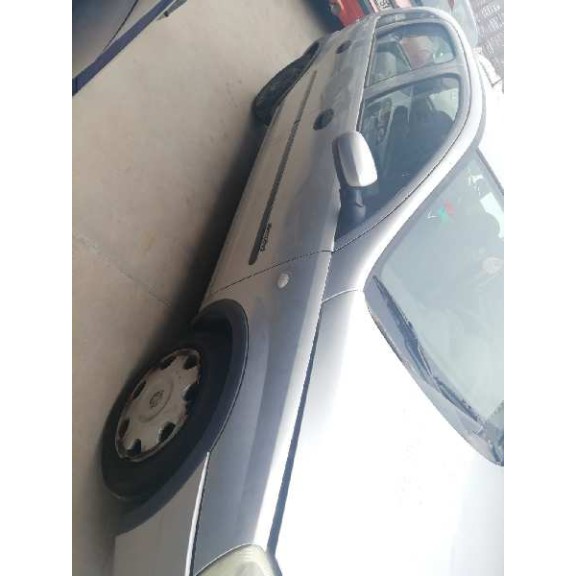 opel corsa c del año 2001