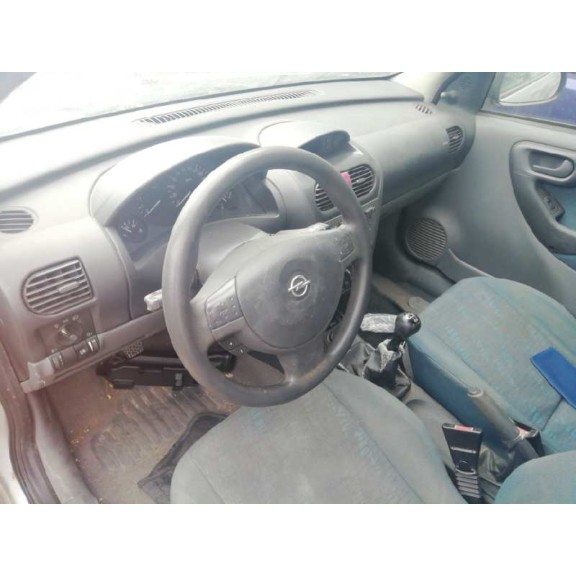 opel corsa c del año 2001