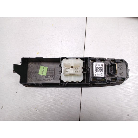 Recambio de mando elevalunas delantero izquierdo para renault kangoo iii 1.5 dci referencia OEM IAM   