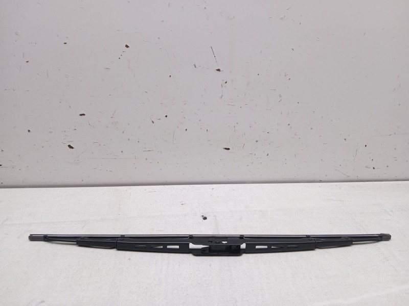 Recambio de escobilla limpia para peugeot 3008 referencia OEM IAM universal cgau1845  45 cm 18´´