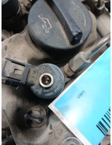 Recambio de inyector para kia carens referencia OEM IAM 0445110064  