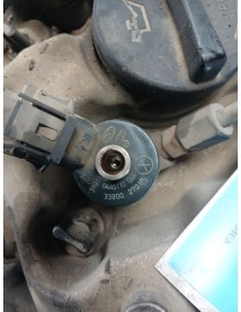 Recambio de inyector para kia carens referencia OEM IAM 0445110064  