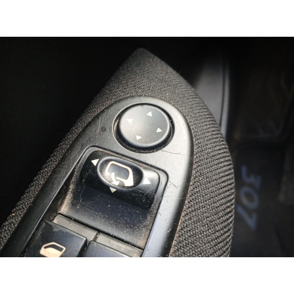 Recambio de retrovisor izquierdo para peugeot 307 sw (3h) 2.0 hdi 110 referencia OEM IAM   