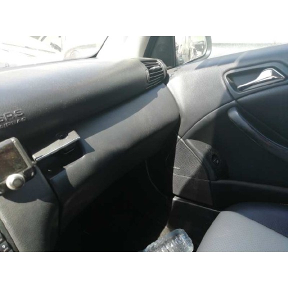 mercedes-benz clase c (w203) sportcoupe del año 2004