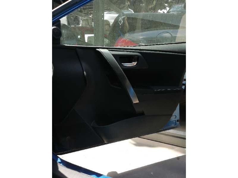 Recambio de guarnecido puerta delantera derecha para toyota auris active referencia OEM IAM   