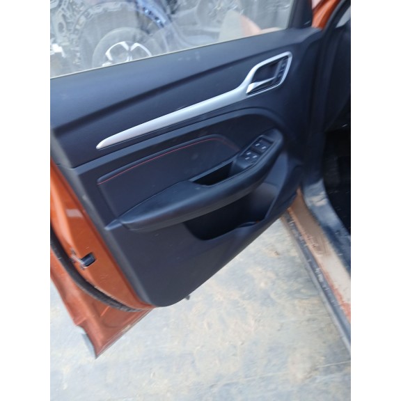 Recambio de guarnecido puerta delantera izquierda para mg mg zs suv 1.5 vti referencia OEM IAM   