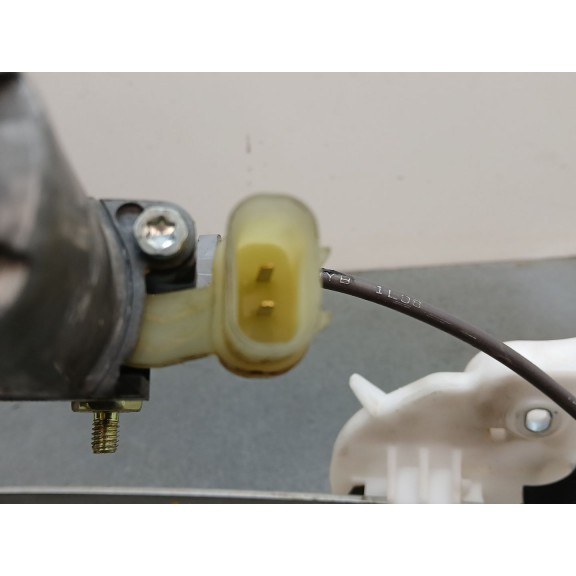 Recambio de elevalunas trasero derecho para kia rio 1.0 t-gdi hybrid referencia OEM IAM 83460h8000  2 pines