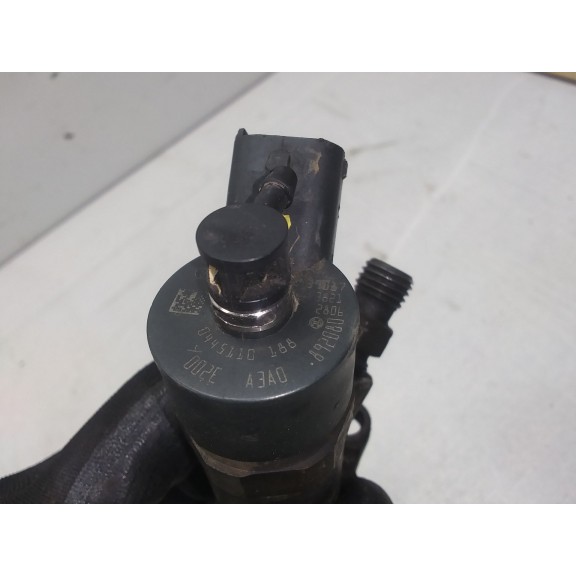 Recambio de inyector para mazda 3 berlina (bk) 1.6 cd diesel cat referencia OEM IAM 0445110188  