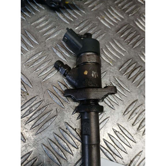 Recambio de inyector para mazda 3 berlina (bk) 1.6 cd diesel cat referencia OEM IAM 0445110188  