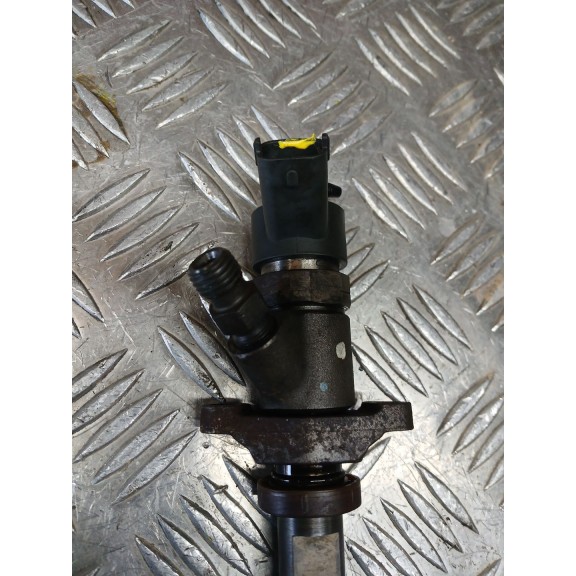 Recambio de inyector para mazda 3 berlina (bk) 1.6 cd diesel cat referencia OEM IAM 0445110188  