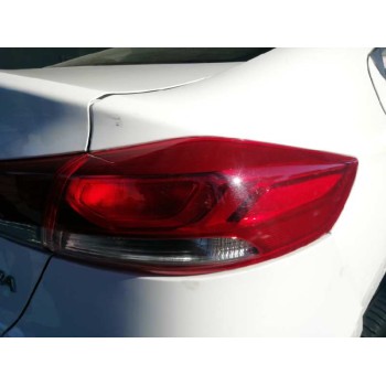 PILOTO TRASERO DERECHO ESQUINA ROTA 