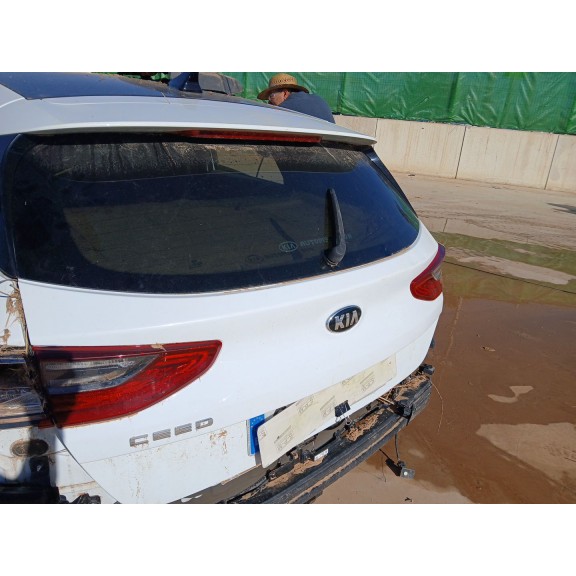 Recambio de porton trasero para kia ceed (cd) 1.6 crdi 136 referencia OEM IAM   