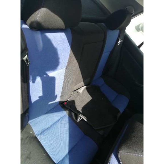 volkswagen golf iv berlina (1j1) del año 2000