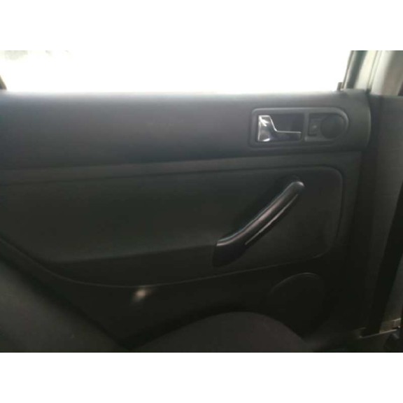 volkswagen golf iv berlina (1j1) del año 2000