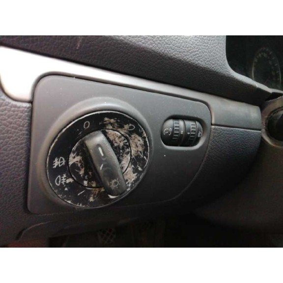 volkswagen golf v berlina (1k1) del año 2004