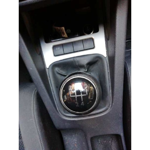 volkswagen golf v berlina (1k1) del año 2004