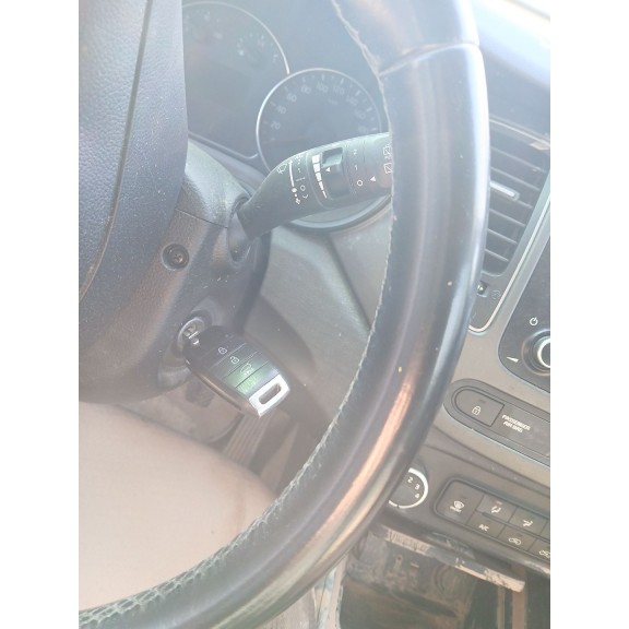 Recambio de volante para kia carens iv 1.6 gdi referencia OEM IAM   
