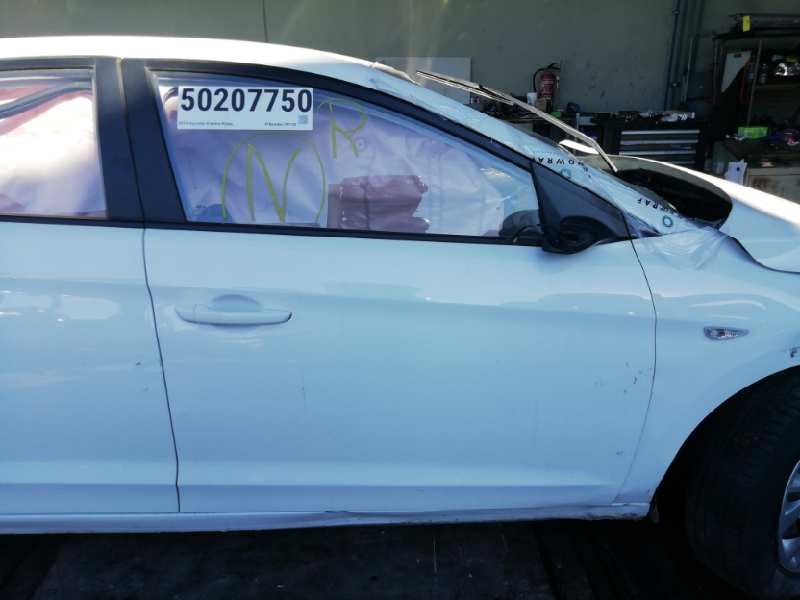 Recambio de puerta delantera derecha para hyundai elantra (ad)(2016) klass referencia OEM IAM  ALGUN TOQUE BLANCA
