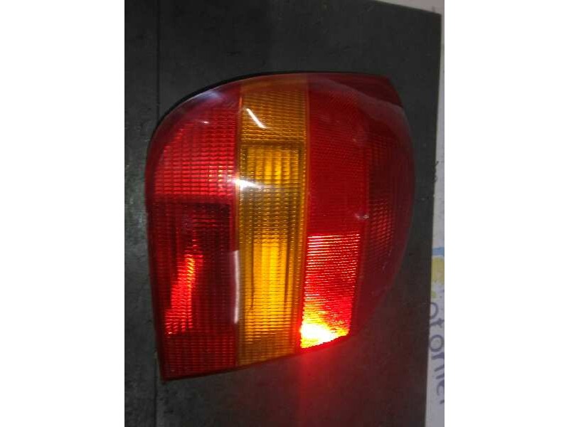 Recambio de piloto trasero izquierdo para ford fiesta berl./courier courier familiar referencia OEM IAM   