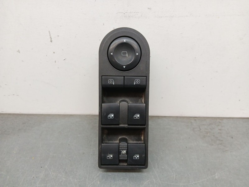 Recambio de mando elevalunas delantero izquierdo para opel astra h berlina cosmo referencia OEM IAM 13209204 4 TECLAS 