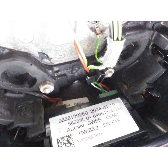 Recambio de volante para peugeot 3008 iii hybrid motor hn09 referencia OEM IAM 9858130280  