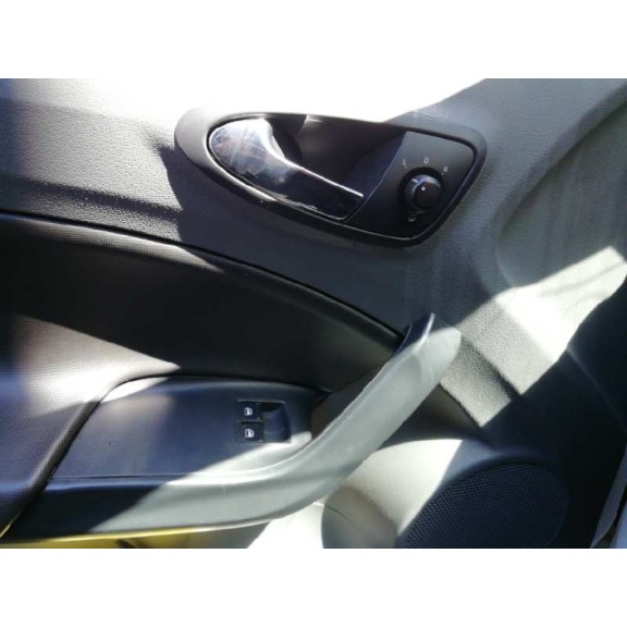 seat ibiza (6j5) del año 2008