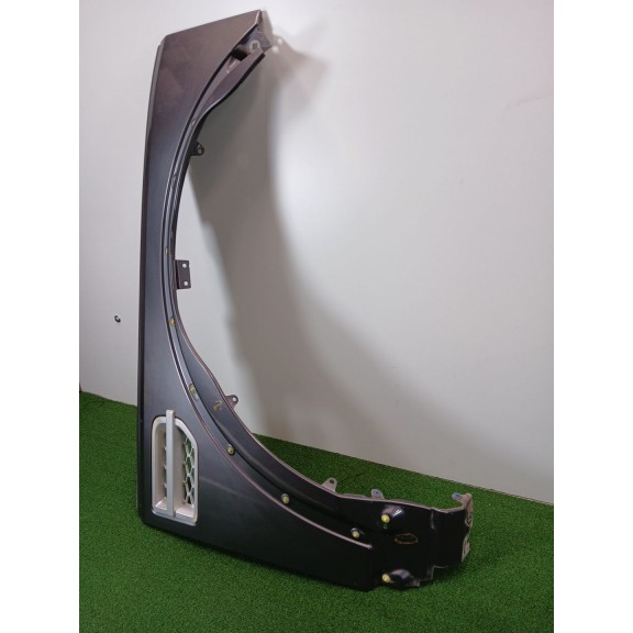 Recambio de aleta delantera derecha para land rover discovery 4.4 v8 cat referencia OEM IAM   