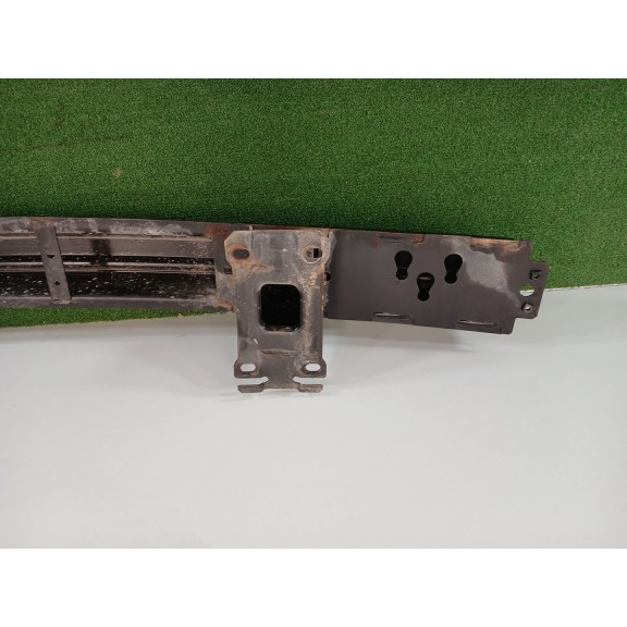 Recambio de refuerzo paragolpes delantero para land rover discovery 4.4 v8 cat referencia OEM IAM   