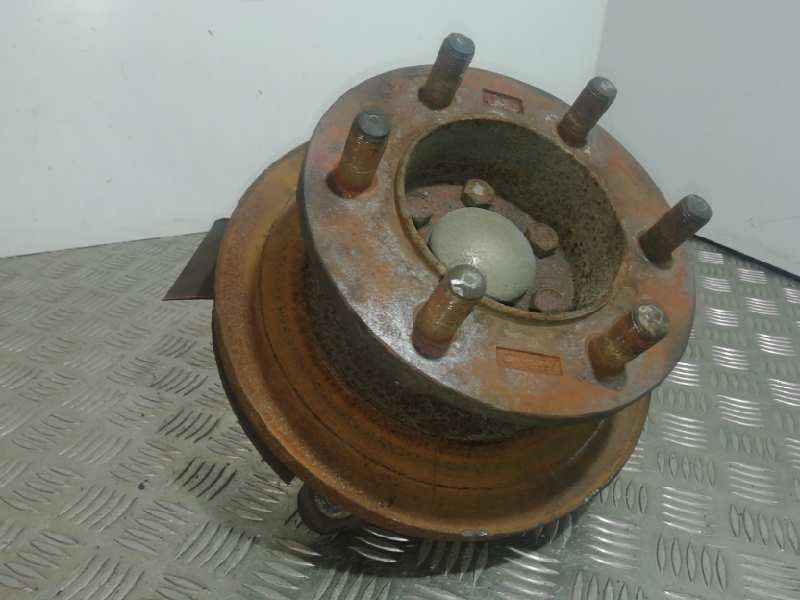 Recambio de mangueta delantera izquierda para iveco daily combi referencia OEM IAM  6 TORNILLOS 