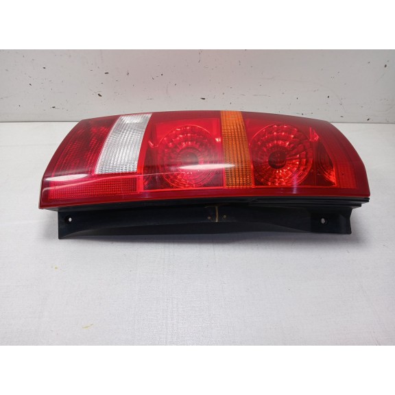 Recambio de piloto trasero izquierdo para land rover discovery 4.4 v8 cat referencia OEM IAM   