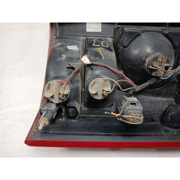 Recambio de piloto trasero izquierdo para land rover discovery 4.4 v8 cat referencia OEM IAM   