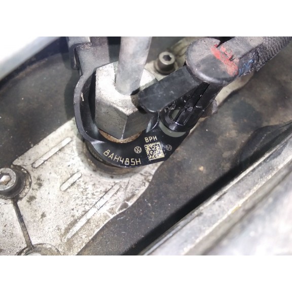 Recambio de inyector para audi a4 ber. (b8) básico referencia OEM IAM 03L116030 UNA UNIDAD 
